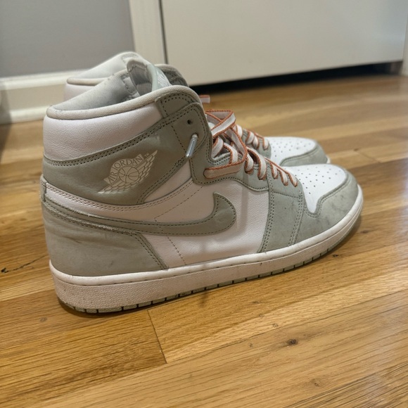 WOMENS AIR JORDAN 1 RETRO HIGH OG “SEAFOAM” - Picture 3 of 6